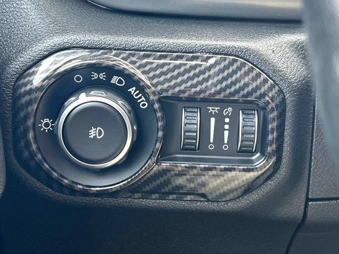 Used 2021 Jeep Wrangler Sport AWD/4WD image 32