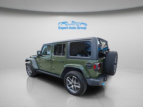 Used 2024 Jeep Wrangler Unlimited w/ Convenience Group AWD/4WD image 6