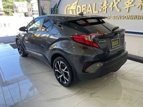 Used 2018 Toyota C-HR XLE FWD image 5