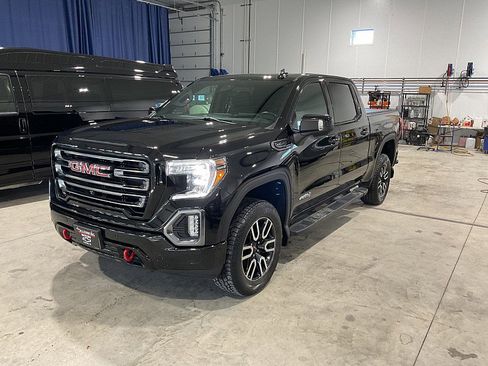 Used 2019 GMC Sierra 1500 AT4 w/ AT4 Premium Package image 2