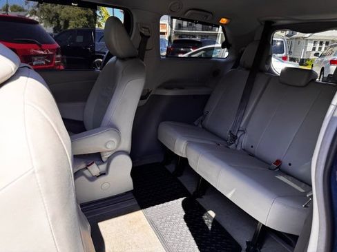 Used 2012 Toyota Sienna XLE w/ XLE Navigation Pkg FWD image 29