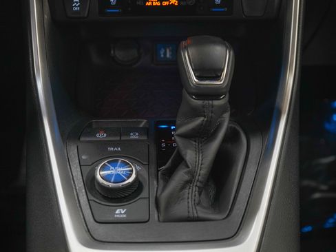 Used 2023 Toyota RAV4 Limited w/ Limited Grade Weather Package AWD/4WD image 17