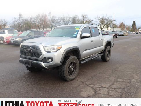 Used 2018 Toyota Tacoma TRD Off-Road image 1