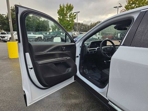 New 2026 Cadillac Lyriq Luxury image 19