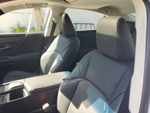 Used 2021 Lexus ES 350 w/ Premium Package image 17