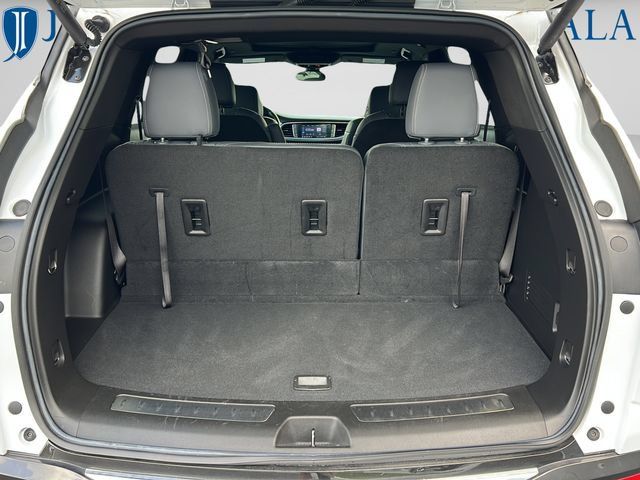 Used 2024 Buick Enclave Essence w/ Experience Buick Package FWD image 9