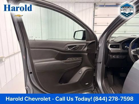 Used 2022 GMC Acadia SLT w/ GMC Pro Grade Package AWD/4WD image 15