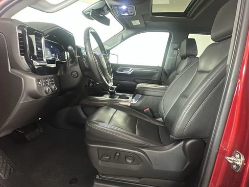 Used 2022 Chevrolet Silverado 1500 LTZ w/ LTZ Premium Package AWD/4WD image 12