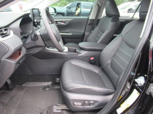 Used 2025 Toyota RAV4 Limited w/ Weather Package FWD image 19