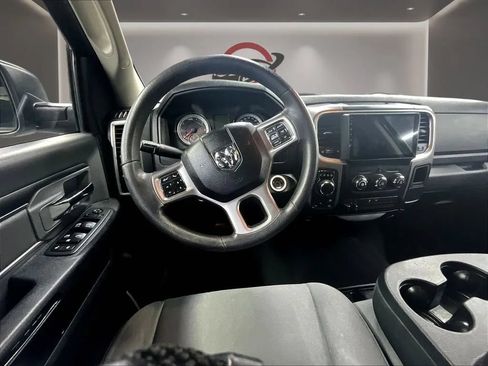 Used 2021 RAM 1500 Classic SLT AWD/4WD image 10