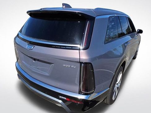 Used 2026 Cadillac Vistiq Luxury AWD/4WD image 3
