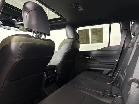 Used 2024 Lexus GX 550 AWD/4WD image 30
