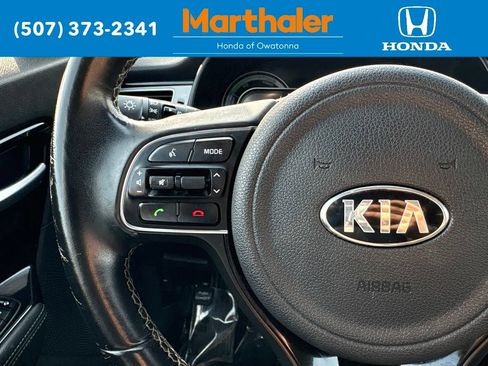 Used 2018 Kia Niro EX FWD image 25