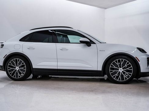 Certified 2025 Porsche Macan 4S Electric image 9