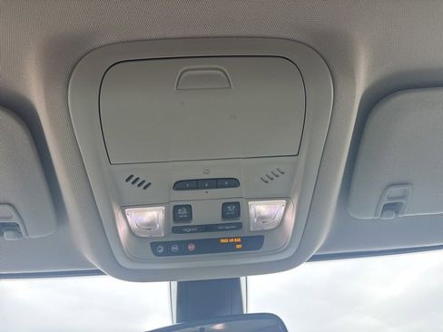 Used 2017 GMC Acadia Denali w/ Technology Package image 4