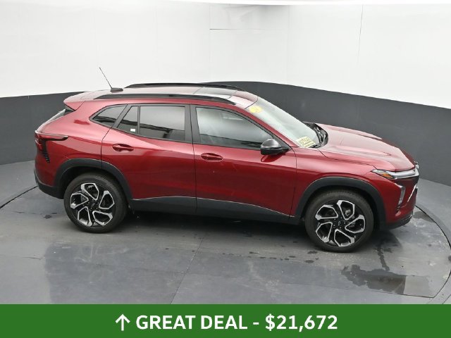 Used 2024 Chevrolet Trax RS w/ Sunroof Package FWD image 40