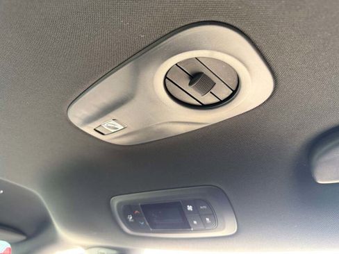 New 2026 Chrysler Pacifica Select image 24