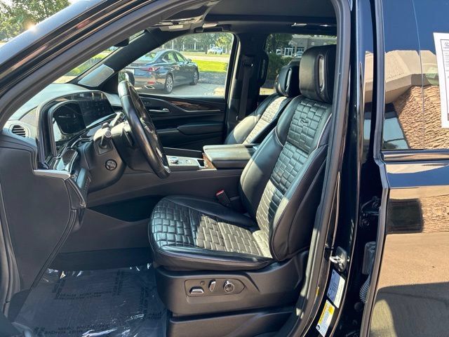 Used 2021 Cadillac Escalade Sport Platinum AWD/4WD image 9