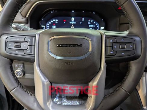 Used 2024 GMC Yukon Denali image 19