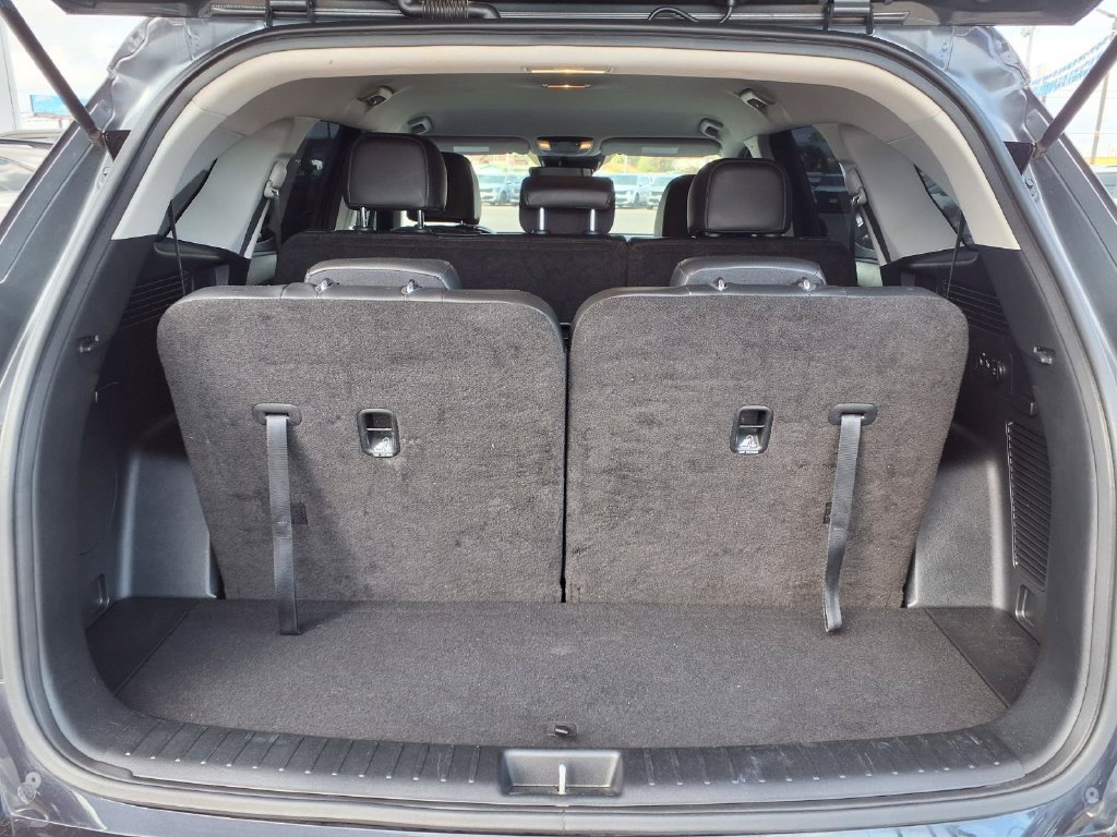 Certified 2025 Kia Sorento S FWD image 11