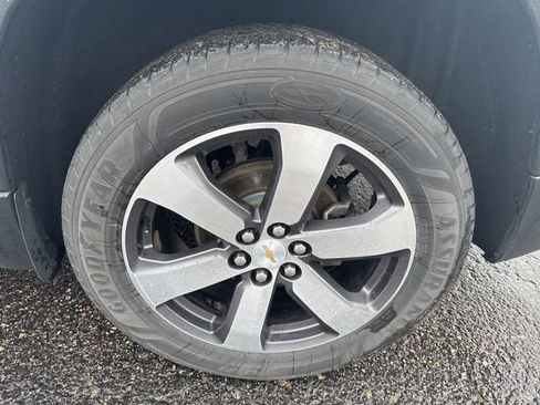 Used 2018 Chevrolet Traverse LT FWD image 12