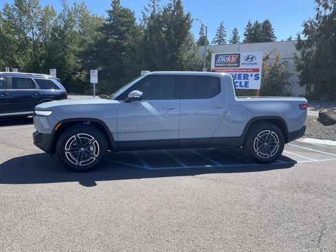 Used 2025 Rivian R1T Adventure AWD/4WD image 2