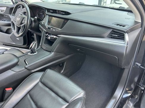 Used 2017 Cadillac XT5 Luxury w/ Driver Awareness Package AWD/4WD image 26