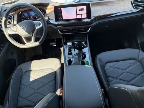 New 2026 Volkswagen Atlas SE image 10