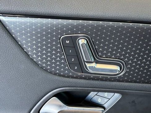 Certified 2025 Mercedes-Benz GLA 250 image 12