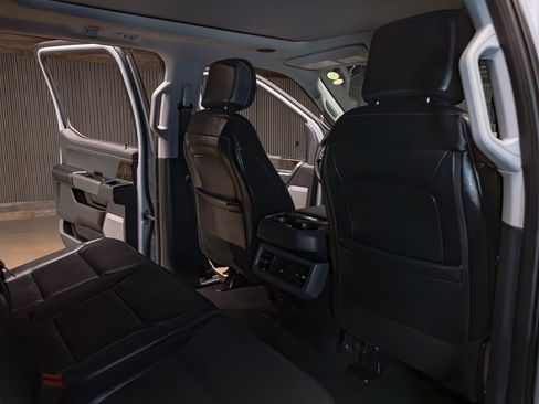 Used 2025 Ford F450 Lariat w/ Lariat Ultimate Package image 28