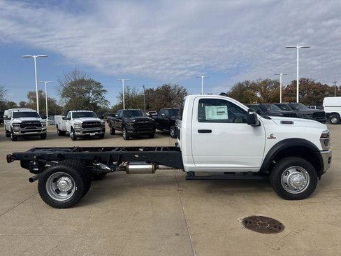 New 2026 RAM 5500 Tradesman w/ Chrome Appearance Group AWD/4WD image 3