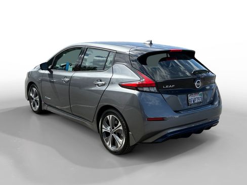 Used 2018 Nissan Leaf SL w/ SL Technology Package FWD image 3