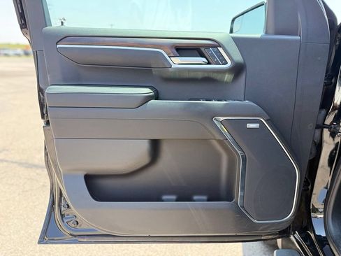 Used 2022 GMC Sierra 1500 SLT w/ SLT Premium Package AWD/4WD image 9