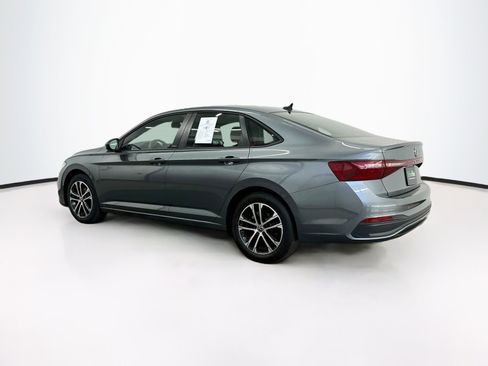 Used 2025 Volkswagen Jetta Sport FWD image 5