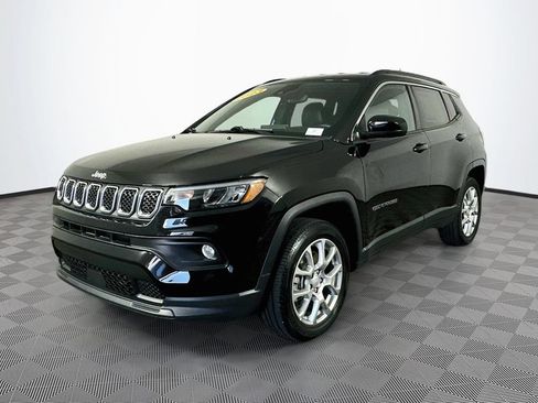 Certified 2023 Jeep Compass Latitude AWD/4WD image 5
