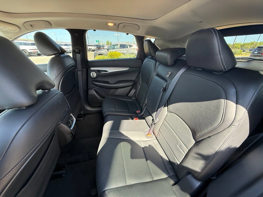 Used 2020 INFINITI QX50 Sensory w/ Proactive Package FWD image 10