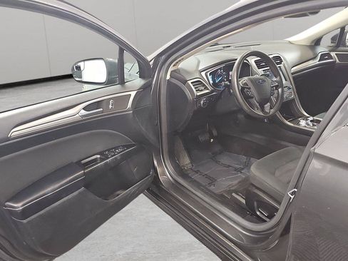 Used 2017 Ford Fusion SE w/ Fusion SE Technology Package FWD image 23