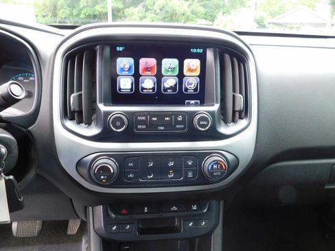 Used 2015 Chevrolet Colorado LT w/ Luxury Package RWD image 9