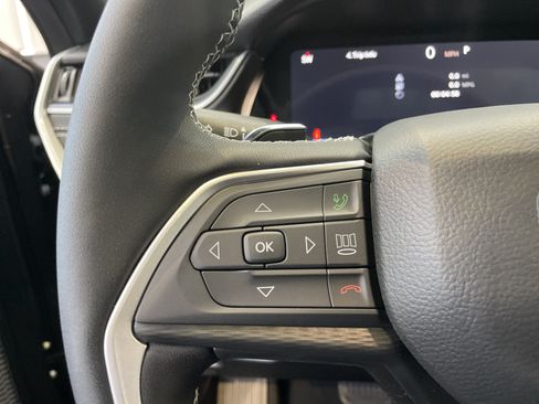 New 2025 Jeep Grand Cherokee Laredo X w/ Luxury Tech Group I RWD image 18