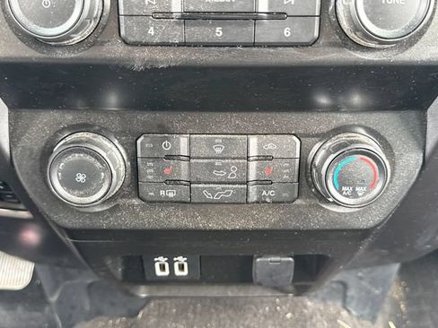 Used 2019 Ford F150 XLT w/ Equipment Group 302A Luxury AWD/4WD image 26