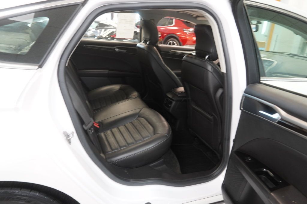 Used 2014 Ford Fusion SE w/ Equipment Group 202A FWD image 21