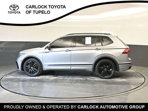 Used 2022 Volkswagen Tiguan SE R-Line image 9