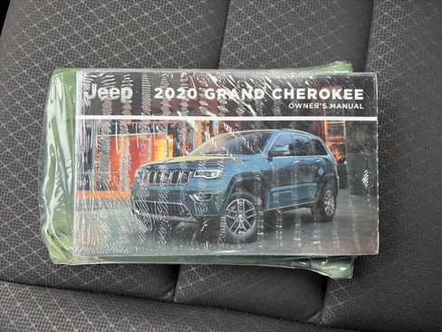 Used 2020 Jeep Grand Cherokee Laredo AWD/4WD image 34