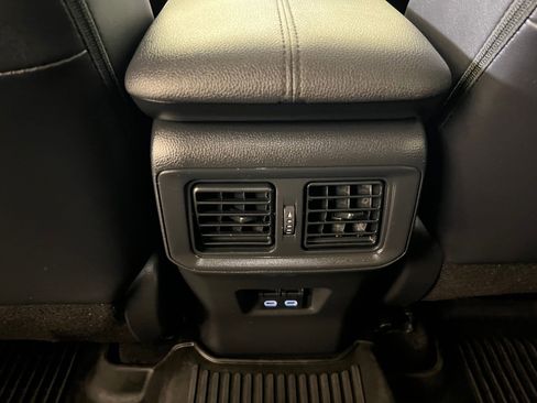 Used 2023 Toyota RAV4 XLE Premium image 33