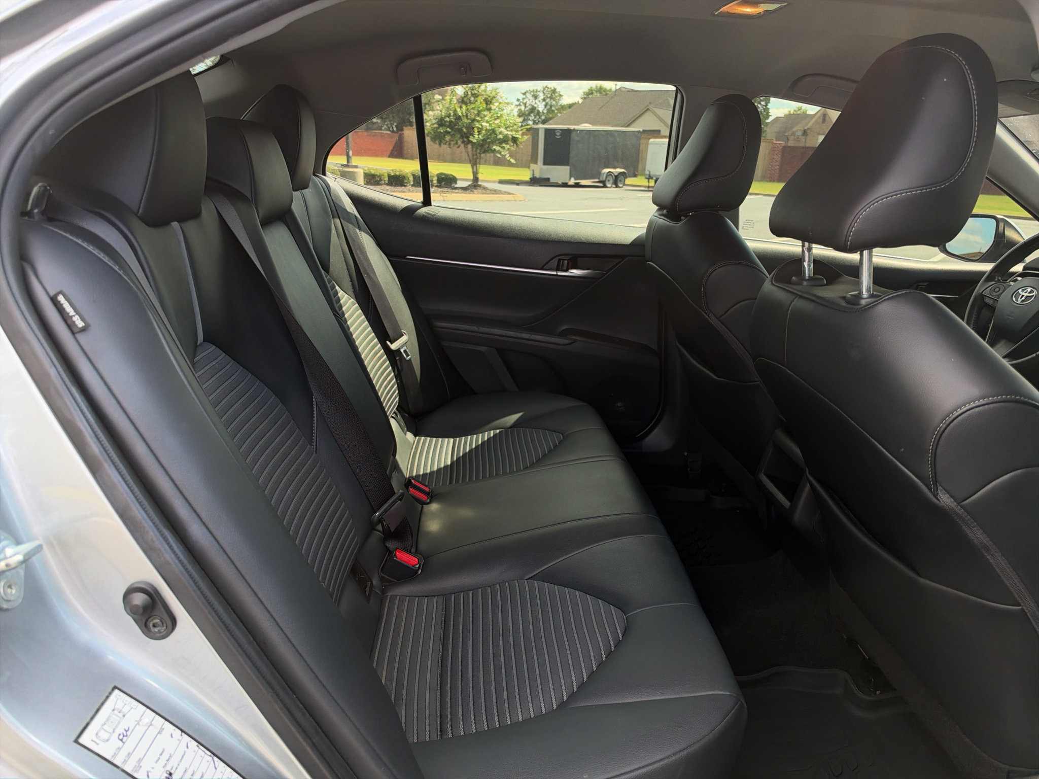 Used 2022 Toyota Camry SE FWD image 16