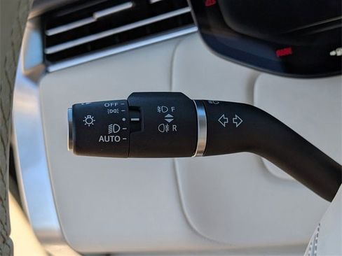 Used 2024 Land Rover Range Rover Long Wheelbase Autobiography image 23