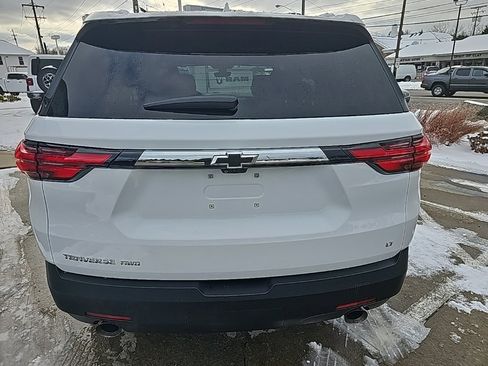 Used 2023 Chevrolet Traverse LT w/ Rear Camera Mirror Package image 13