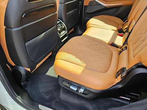 Certified 2023 BMW X7 xDrive40i w/ Premium Package image 19