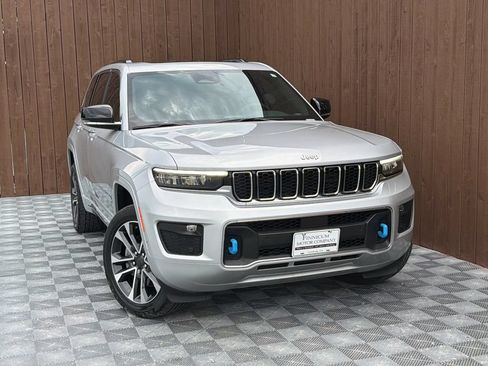 Used 2023 Jeep Grand Cherokee Overland AWD/4WD image 13