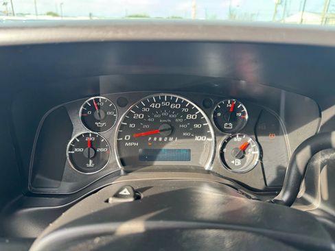 Used 2017 Chevrolet Express 3500 LS image 47